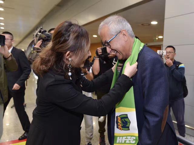 美女被超
